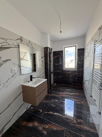 Apartament cu 2 camere semidecomandat în Giroc