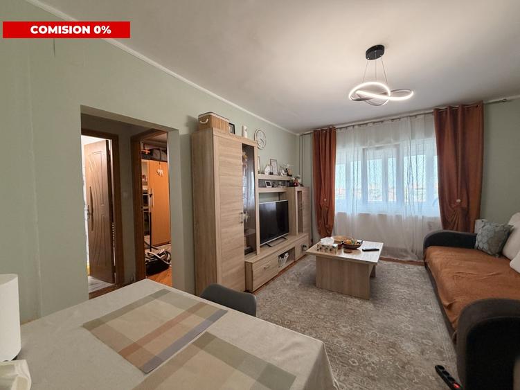 Apartament cu 3 camere semidecomandat, mobilat în Gheorghe Lazăr