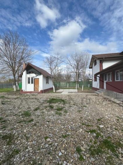 Casă individuală cu 5 camere cu Teren 4040 Mp în Drăgoești
