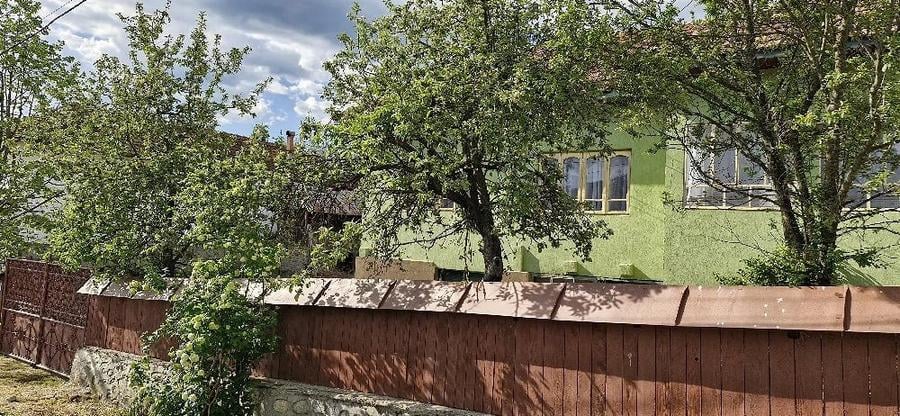 Casă cu 4 camere cu Teren 1972 Mp în Glodeni