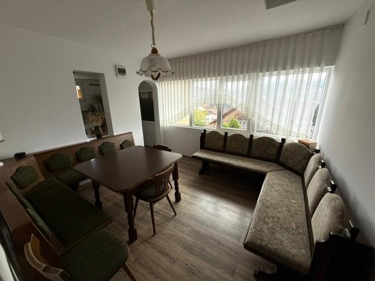 Casă individuală cu 5 camere cu Teren 1000 Mp în Central