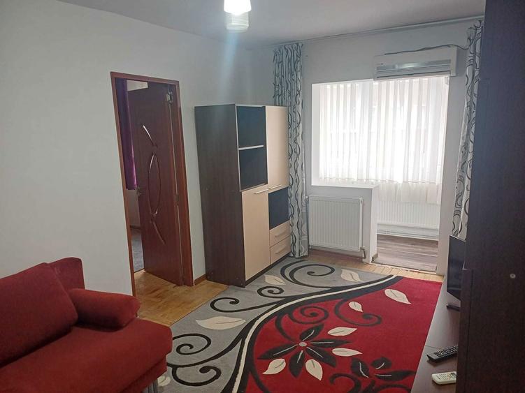 Apartament cu 2 camere semidecomandat în Micro III