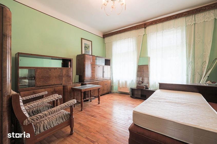 Casă cu 5 camere cu Teren 532 Mp în Pârneava