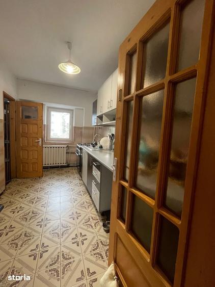 Apartament cu 4 camere decomandat în Central