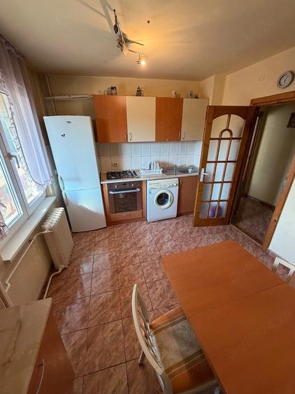 Apartament cu 3 camere semidecomandat în Take Ionescu