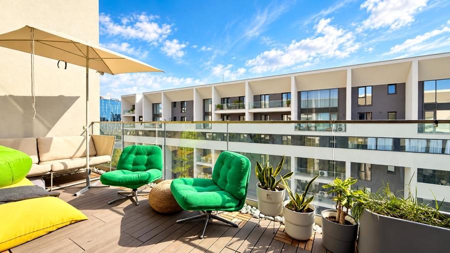 Penthouse cu 3 camere decomandat, mobilat în Pipera