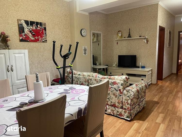 Apartament cu 3 camere semidecomandat în Central