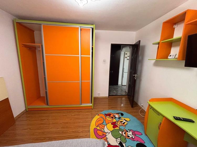 Apartament cu 2 camere decomandat în Craiovița Nouă