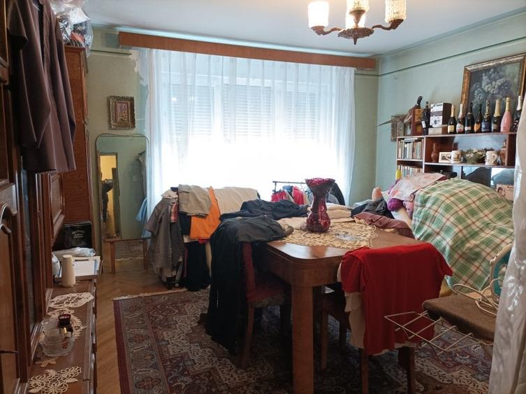 Apartament cu 4 camere semidecomandat în Griviței