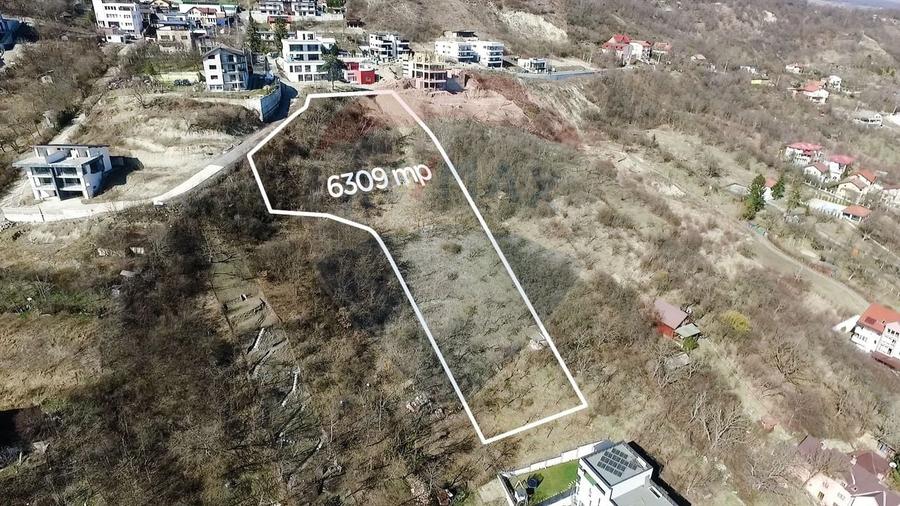 Teren Construcții intravilan de 6309 mp, în Central