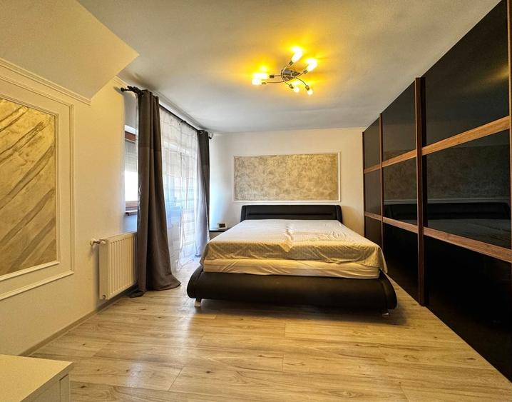 Duplex cu 5 camere cu Canalizare în Dumbrăvița