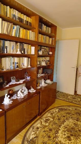 Apartament cu 3 camere decomandat, mobilat în Est