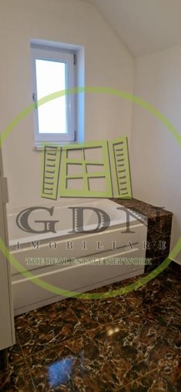Apartament cu 3 camere decomandat, mobilat în Ștrand
