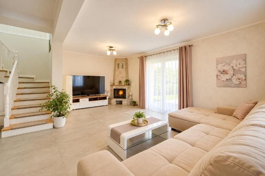 Duplex cu 4 camere cu Canalizare în Dumbrăvița