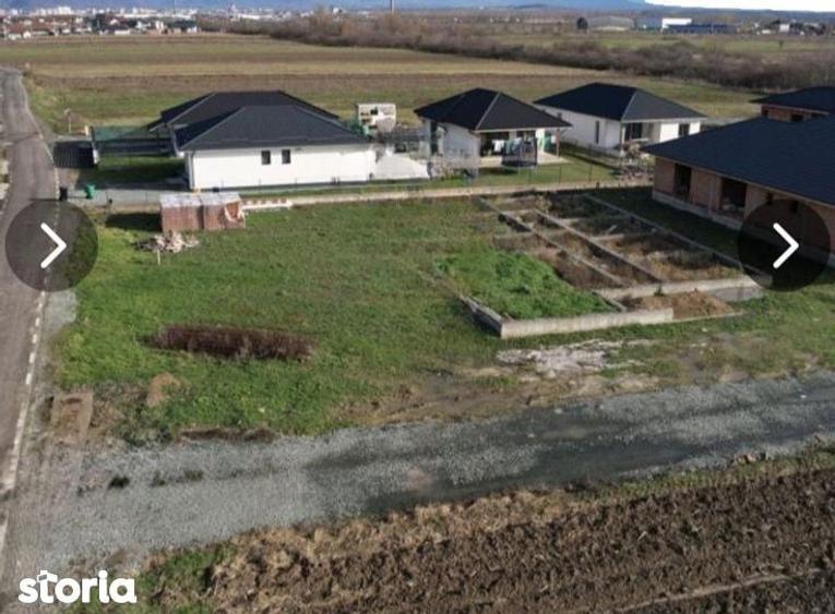 Teren de 13000 mp, în Recea
