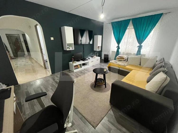 Apartament cu 4 camere decomandat, mobilat în Central