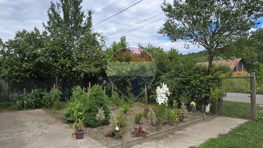 Casă individuală cu 2 camere cu Teren 2800 Mp în Elciu