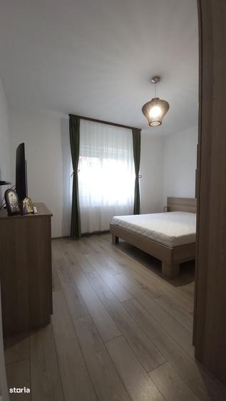 Casă cu 3 camere în Săbăreni