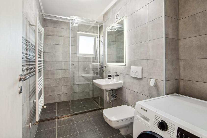 Apartament cu 4 camere decomandat, mobilat în Tomis Plus