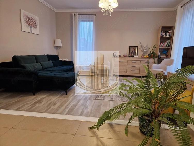 Casă cu 4 camere în Dumbrăvița