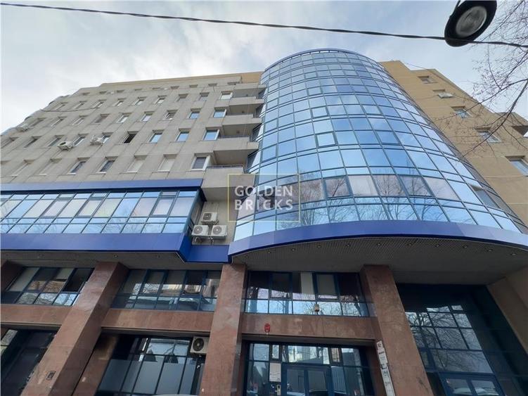 Birou, de 170 mp, în Universitate