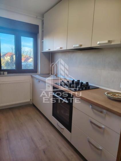 Apartament cu 3 camere decomandat, mobilat în P-ța Unirii