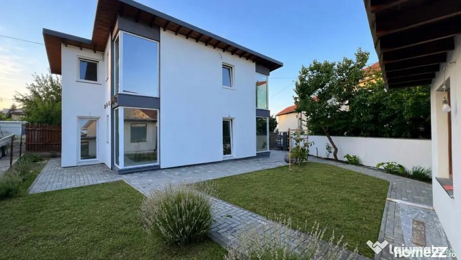 Casă cu 4 camere cu Teren 280 Mp în Central