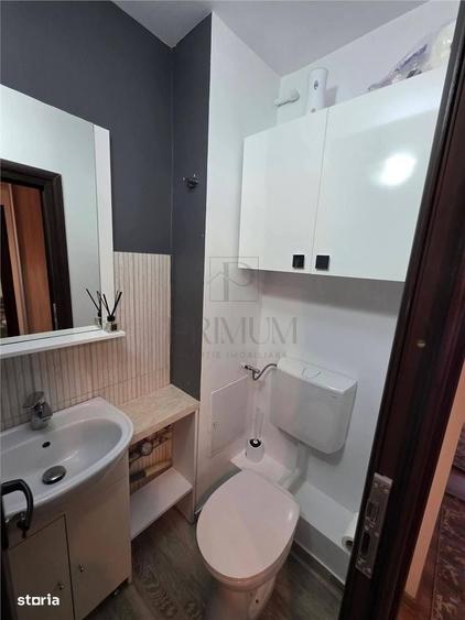 Apartament cu 3 camere decomandat în Girocului