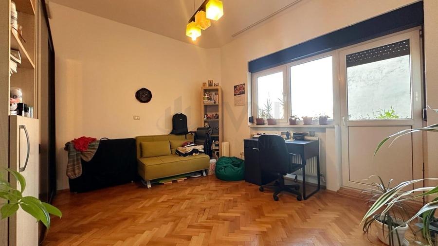 Apartament cu 3 camere decomandat, mobilat în Grădina Icoanei