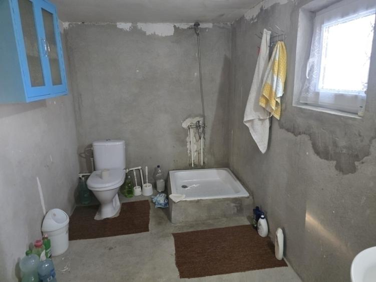 Casă individuală cu 4 camere în Central