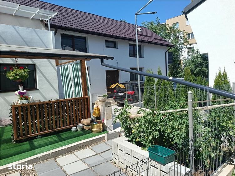 Casă cu 4 camere cu Teren 450 Mp în Central