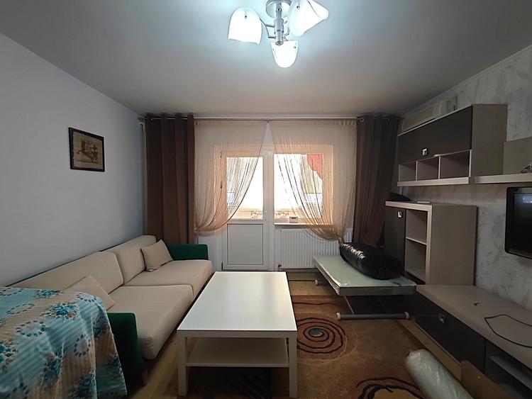 Apartament cu 3 camere decomandat în Inel II