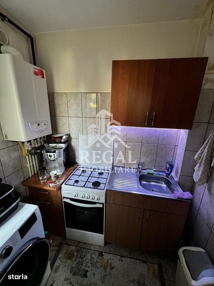 Apartament 2 camere de vanzare zona Micro 6, str. Batiz - 3