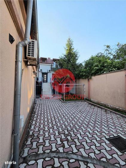 Casă cu 4 camere în Central