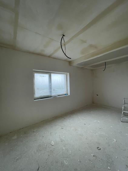Duplex cu 4 camere cu Canalizare în Moșnița Nouă