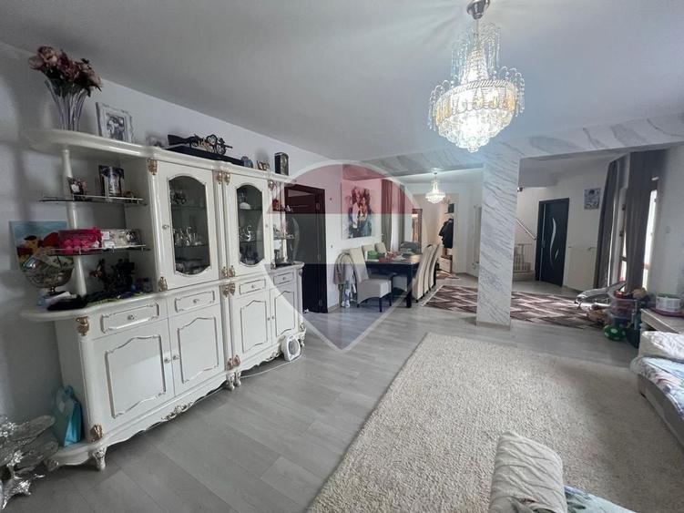 Casă cu 3 camere cu Teren 111 Mp în Tăbăcari