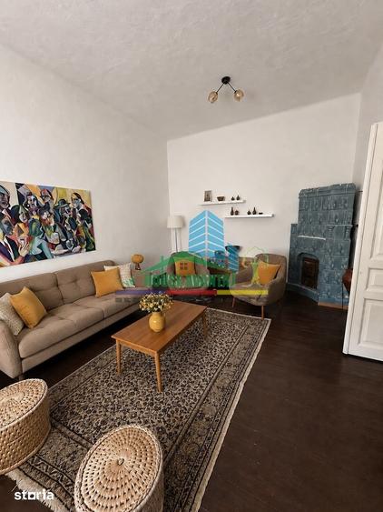 Casă cu 6 camere cu Teren 1657 Mp în Sihlea
