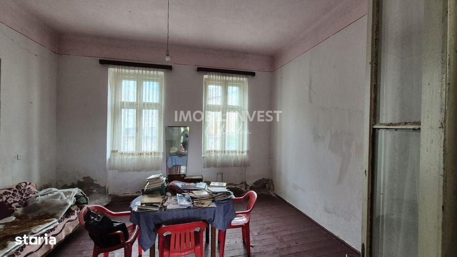 Casă cu 4 camere cu Teren 666 Mp în Central