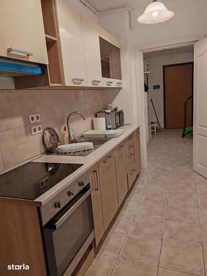 Apartament cu 3 camere decomandat, mobilat în Doamna Ghica
