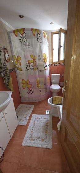 Casă cu 3 camere în Central