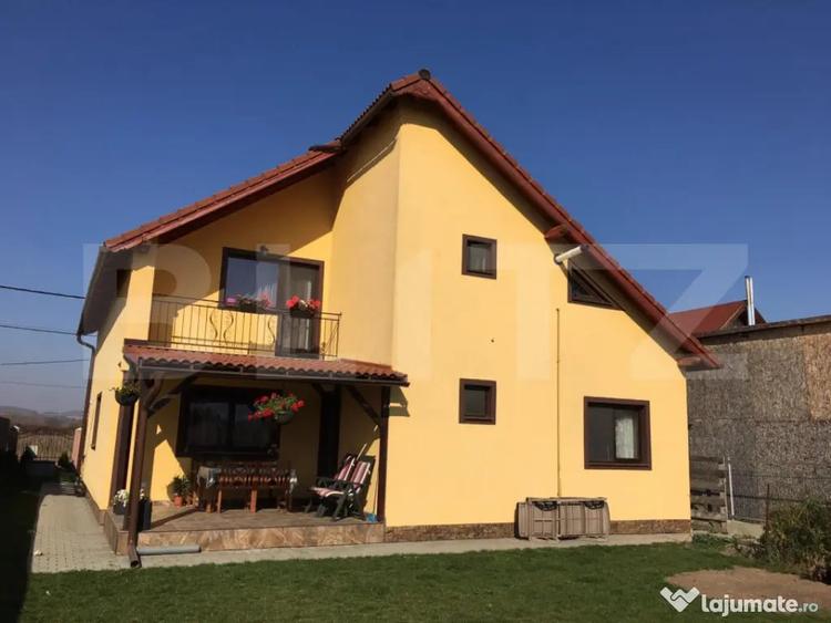 Casă cu 5 camere cu Teren 500 Mp în Sângeorgiu de Mureș