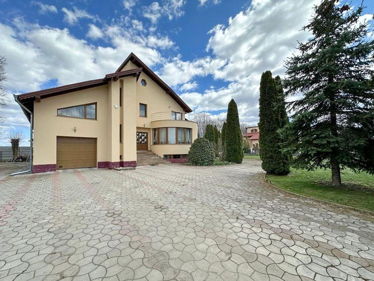 Casă individuală cu 5 camere cu Canalizare în Hălchiu