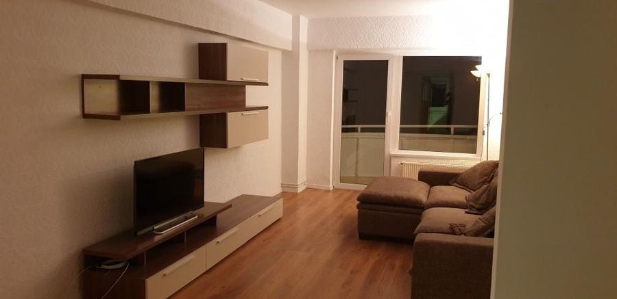 Apartament cu 3 camere decomandat în Centrul Civic