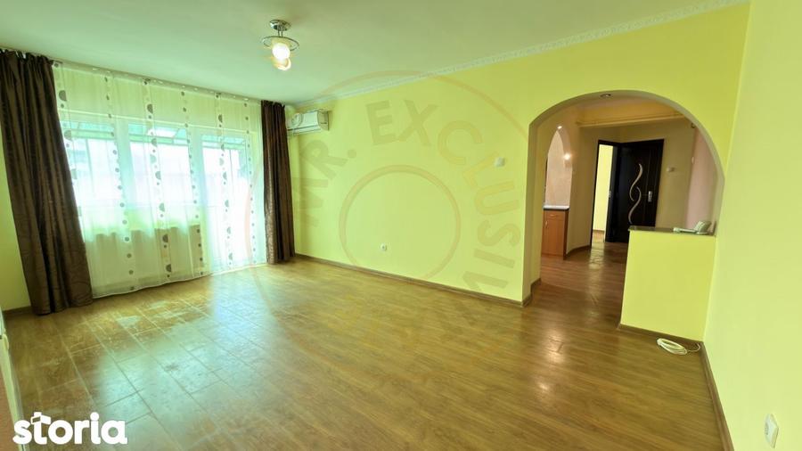 Apartament cu 3 camere semidecomandat în Central