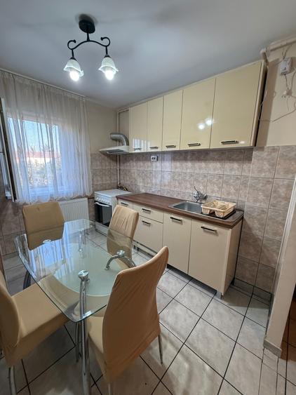 Apartament cu 2 camere semidecomandat în Lipovei