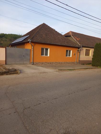 Casă cu 2 camere în Fiziș