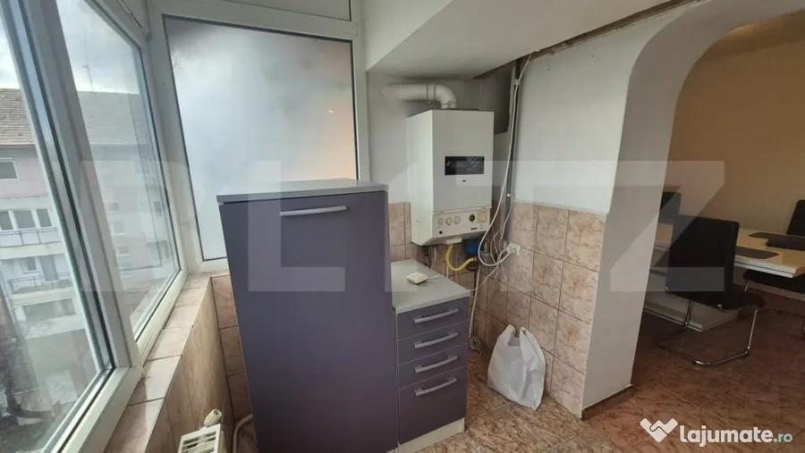 Apartament cu 3 camere de vanzare, 75.77 mp, in Carpati 2 - 2