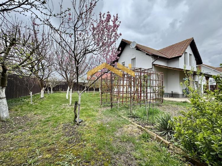 Casă individuală cu 5 camere cu Canalizare în Sânmihaiu German