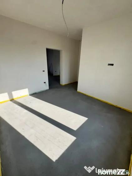 Casă cu 4 camere cu Teren 694 Mp în Satu Nou de Jos