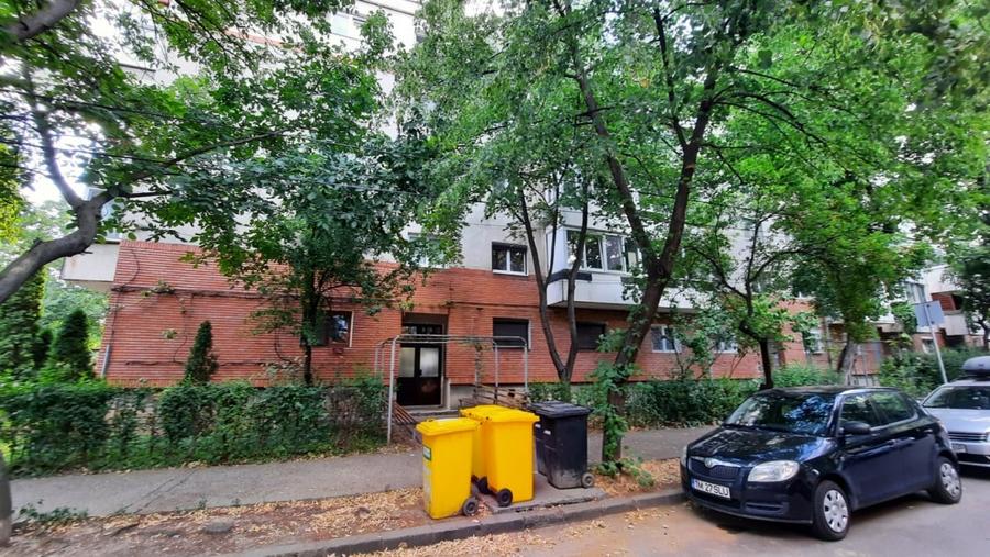 Apartament cu 3 camere decomandat, mobilat în Mircea cel Bătrân